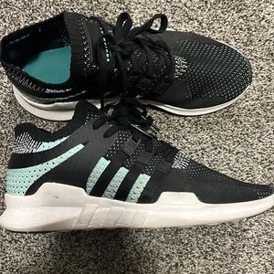 Adidas Tennis Shoes
